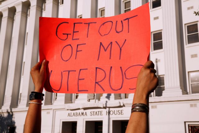 Πώς γεννήθηκε το παγκόσμιο κίνημα κατά των αμβλώσεων στην Αλαμπάμα | tanea.gr