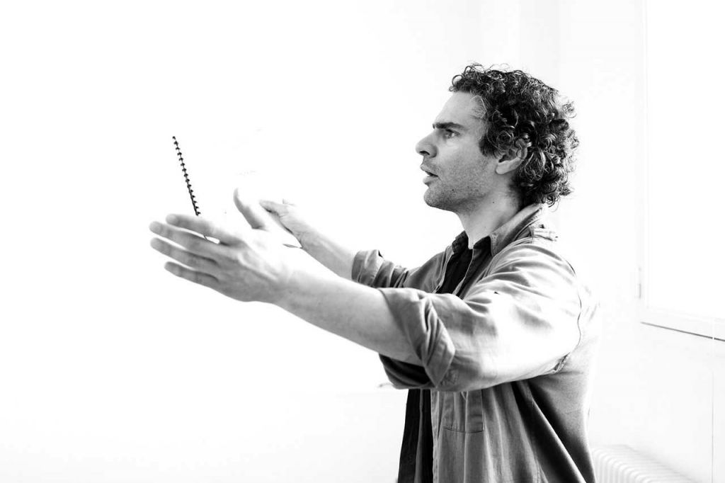 Ο Σάββας Στρούμπος συναντά την «Αντιγόνη» του Σοφοκλή