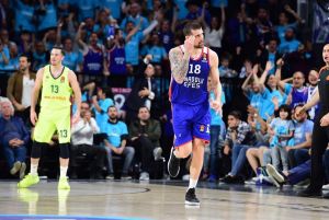 Ιστορική πρόκριση στο Final 4 για την Εφές επί της Μπαρτσελόνα