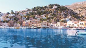 Ο Παρθενώνας «βλέπει» τη Σύμη