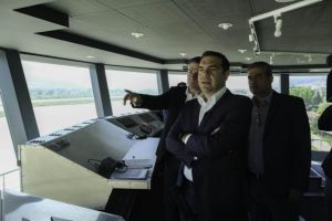 Στα εγκαίνια της βάσης Αεροδιακομιδών ΕΚΑΒ στο Άκτιο ο Τσίπρας