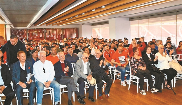 Το πόδι στο γκάζι