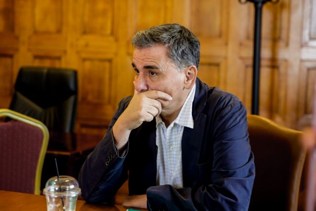 Καυστική απάντηση Τσακαλώτου στον Τσακλόγλου για το συνειδητό άδειασμα του ταμείου