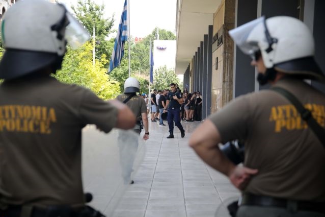 Ληστεία ΑΧΕΠΑ: Ενώπιον του ανακριτή οι συλληφθέντες