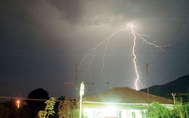 Κόρινθος: Νεκρός 37χρονος από κεραυνό