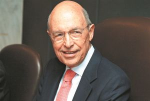 Στο κενό η επιχείρηση στοχοποίησης Σημίτη