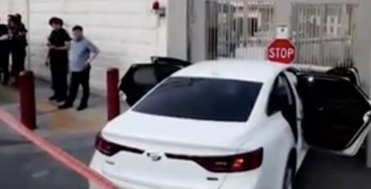 Νότια Κορέα: Άντρας έριξε όχημα με γκαζάκια στην αμερικανική πρεσβεία της Σεούλ