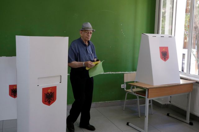 Ημέρα δημοτικών εκλογών στη διχασμένη Αλβανία