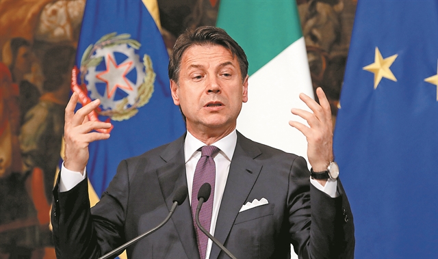 Τελεσίγραφο του Κόντε σε Σαλβίνι και Ντι Μάιο