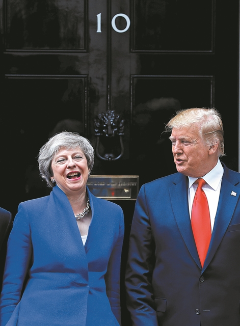 Απανωτά χαστούκια στη Μέι