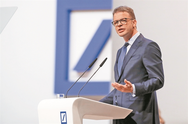 Γολγοθάς απολύσεων για την Deutsche Bank