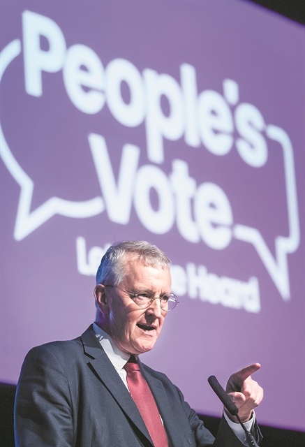 «Λύση στο αδιέξοδο με νέο δημοφήφισμα»