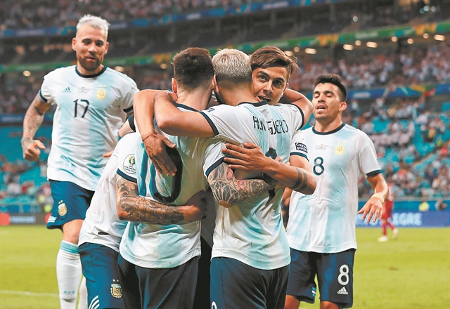 Επαιξε με τη φωτιά, αλλά τελικά δεν κάηκε