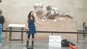 «Φέρτε τα όλα πίσω, πίσω στην Ελλάδα»