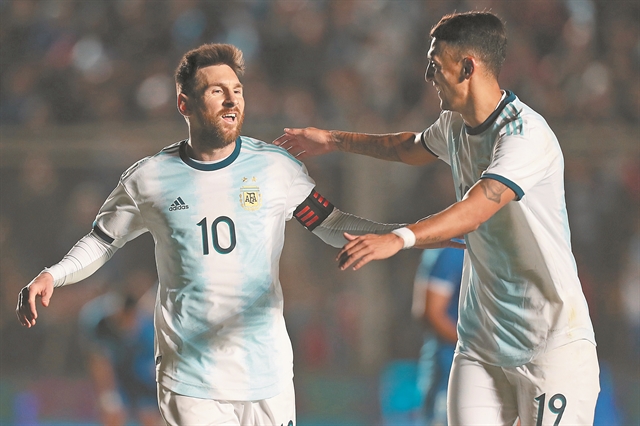 Ξενύχτια με σάμπα και θέαμα