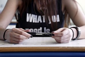 Χωρίς θρήσκευμα για πρώτη φορά τα απολυτήρια των μαθητών φέτος