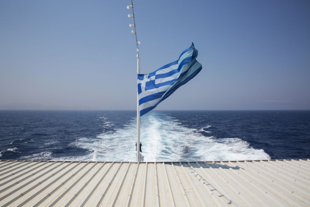 Bloomberg: Ζητούνται μπάτλερ για να προσελκύσουν στην Ελλάδα πιο πλούσιους τουρίστες