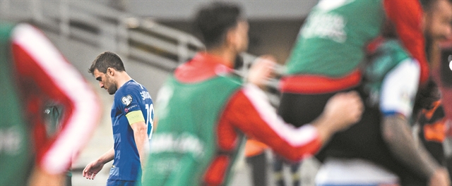 Και διηγώντας τα να κλαις