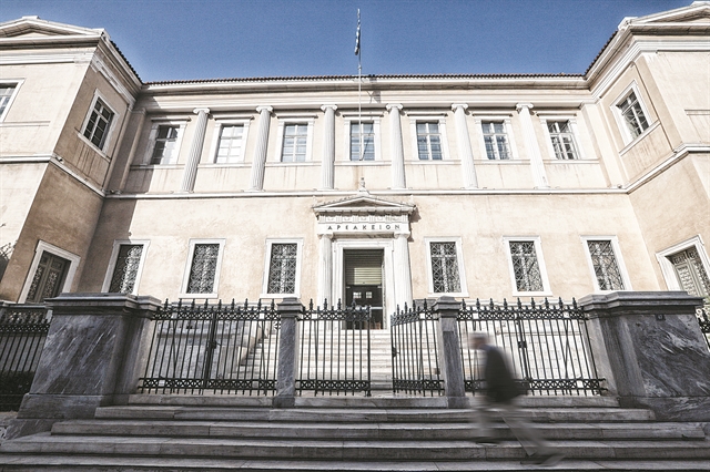 Νομικό «μπρα ντε φερ» και στο βάθος ΣτΕ