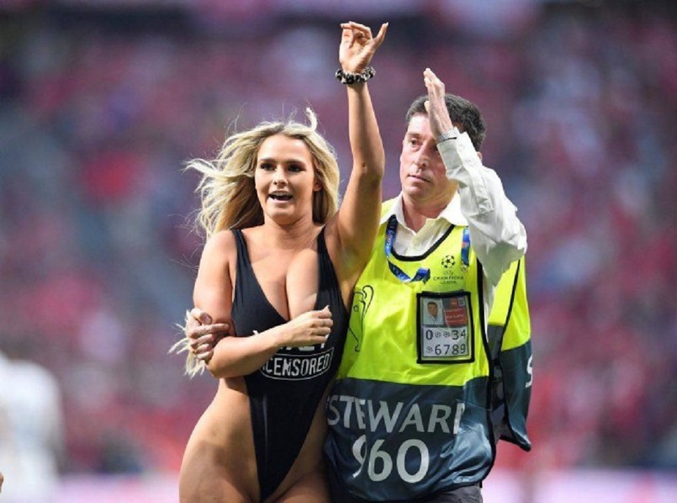 Γυναικεία εισβολή στον τελικό του Champions League (pic)