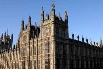 Προσωρινός συναγερμός για πυρκαγιά στο βρετανικό κοινοβούλιο
