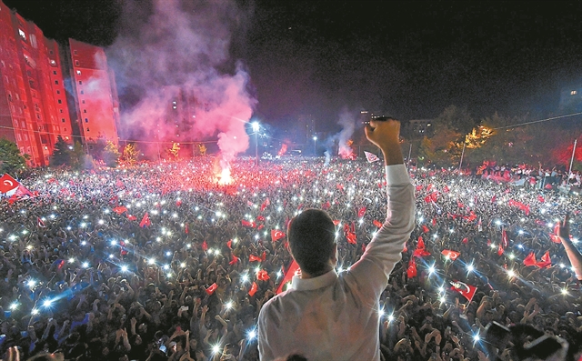Πέντε λόγοι για την πανωλεθρία του Ταγίπ Ερντογάν