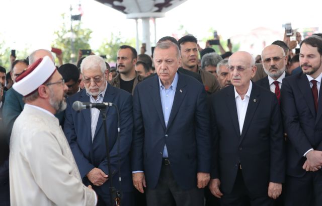 O Ερντογάν κατηγορεί την κυβέρνηση της Αιγύπτου για τον θάνατο του Μόρσι