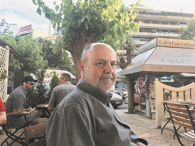 «Τους πέταξα το μπαλάκι, ε και κάποια στιγμή το έπιασαν στο χέρι»