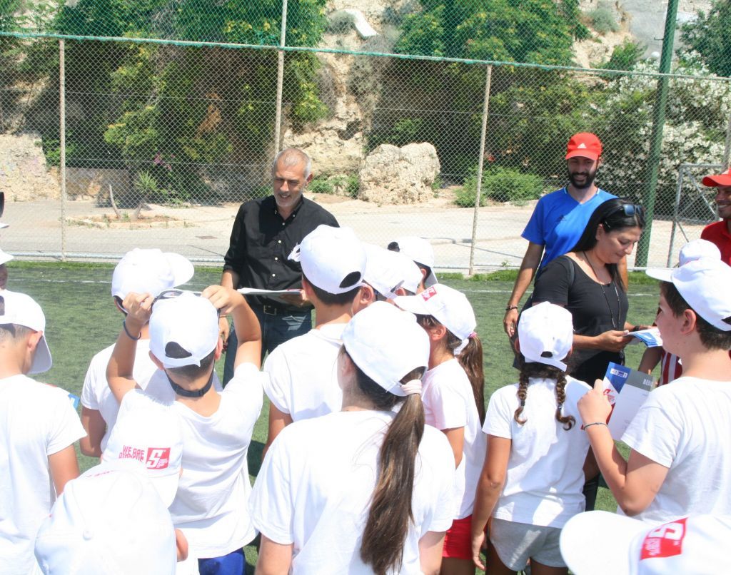 Ο Γιάννης Μώραλης στο 5ο Piraeus Sports Camp στην παραλία «Βοτσαλάκια»