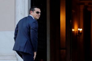 Εγκαταλείπουν το Μαξίμου και τα υπουργεία – Διαλυμένη η κρατική μηχανή