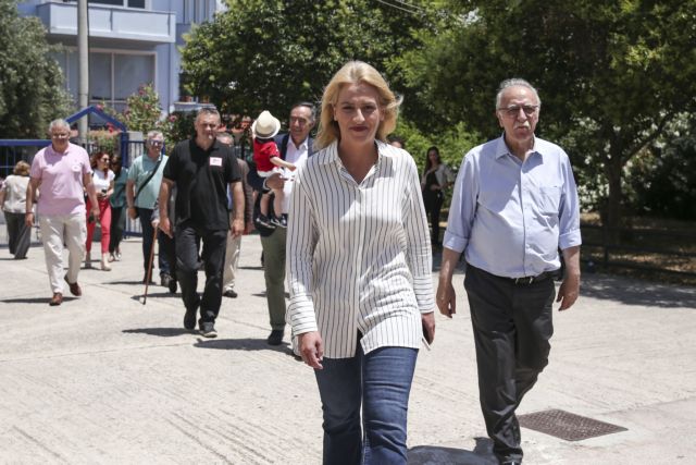 Αινιγματική ανάρτηση Δούρου: Ευχαριστώ που μας αγκαλιάσατε