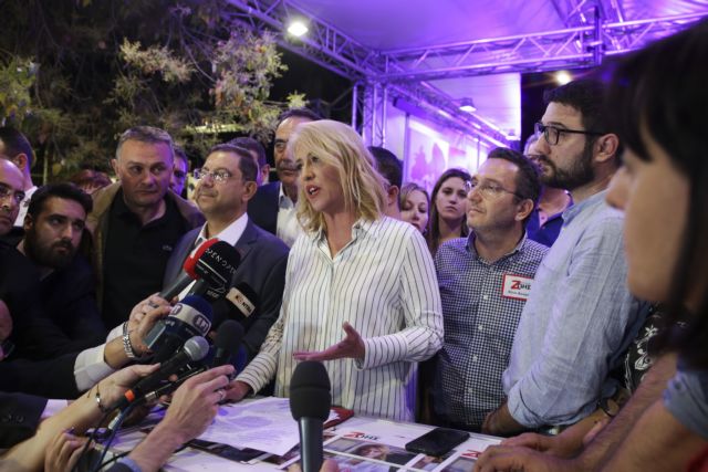 Mε φωτογραφίες από το Μάτι αποχαιρέτησε το Twitter τη Δούρου