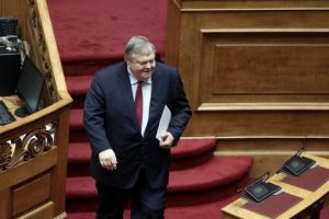 Βενιζέλος: Να κατατεθεί αμελλητί στη Βουλή η δικογραφία της Novartis