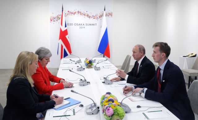 Μέι σε Πούτιν: Σταματήστε τις ενέργειες αποσταθεροποίησης