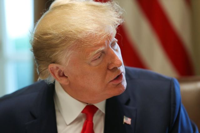 Ο Τραμπ έδιωξε τον επιτελάρχη του από το Οβάλ γραφείο