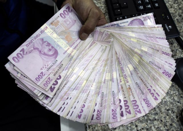 Η τουρκική οικονομία θύμα της πολιτικής αστάθειας