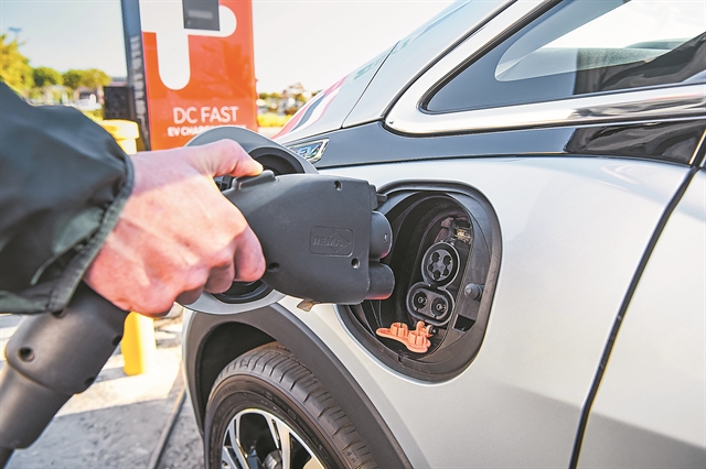 Επέκταση κινήτρων για την αγορά ηλεκτρικών στη Γερμανία