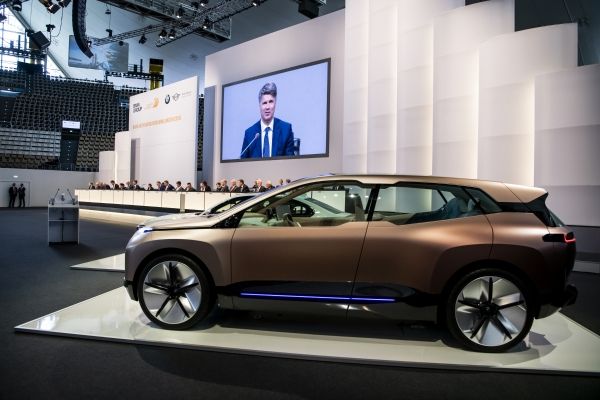 Μπαράζ ηλεκτρικών ετοιμάζει η BMW τα επόμενα τέσσερα χρόνια