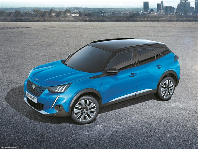 To Peugeot 2008 αλλάζει σε εμφάνιση, αποκτά και υβριδική έκδοση
Σελ. 3