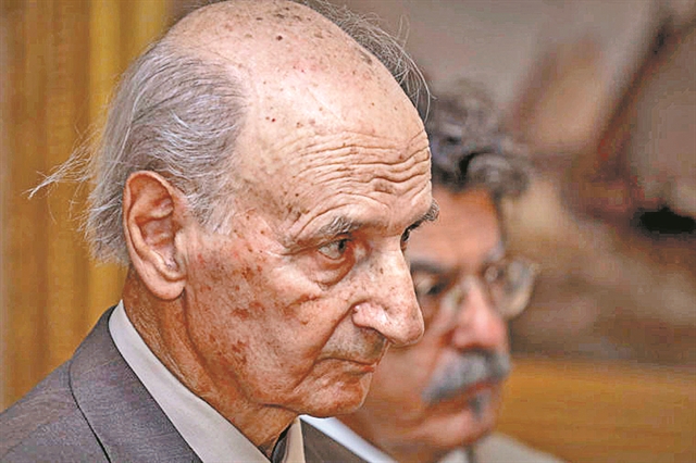 «Δεν ήθελα να σφετεριστώ τον κόπο άλλων μεταφραστών»