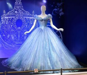 Σε μια έκθεση όλα τα αγαπημένα κοστούμια της Disney