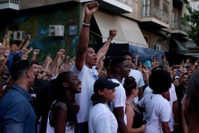 «Βούλιαξαν» τα Σεπόλια για τον MVP, Γιάννη Αντετοκούνμπο