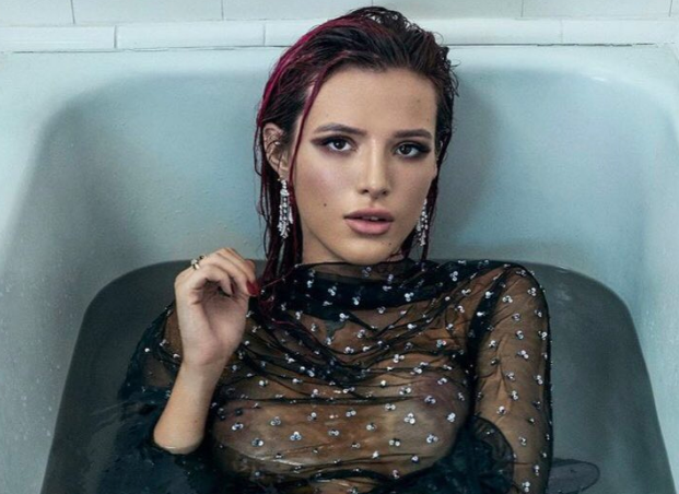 Η Μπέλα Θορν δημοσίευσε γυμνές φωτογραφίες της