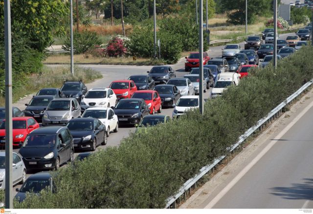 Βόλος: Ουρές 15 χιλιομέτρων στην έξοδο προς Πήλιο