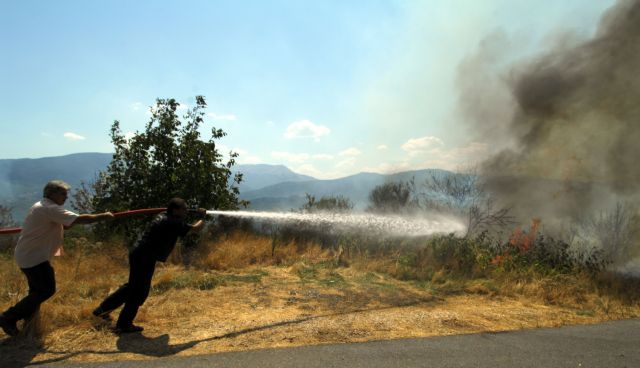 Δύο πυρκαγιές σε εξέλιξη στην περιοχή της Λάρισας