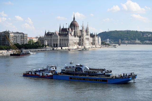 Ουγγαρία: Ανασύρθηκε σορός που βρέθηκε 100χλ από το σημείο του ναυαγίου