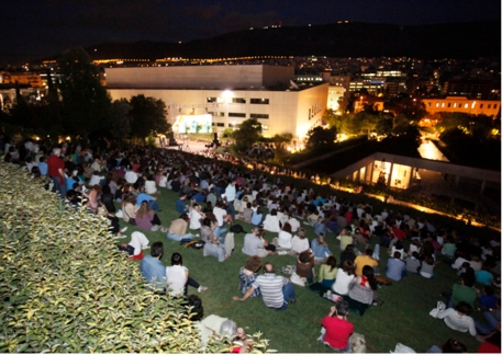 Leon of Athens, Ειρήνη Σκυλακάκη: Από το Λονδίνο με αγάπη