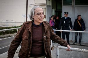 Ο Κουφοντίνας ευχαριστεί τους γιατρούς στο νοσοκομείο Βόλου