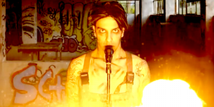 Ο Ελληνας που τραγουδάει 80 τραγούδια των Rammstein σε 8 λεπτά