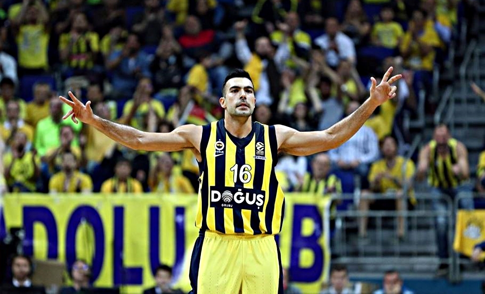 Έτοιμη να… χρυσώσει τον Σλούκα η Μπαρτσελόνα